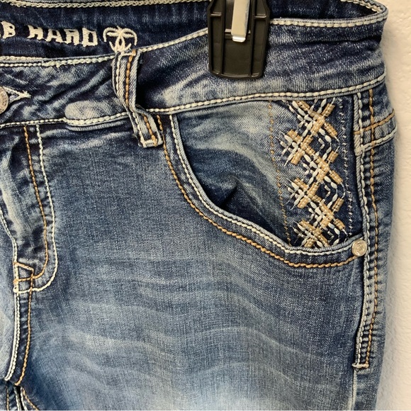 Light Jean Capris - Picture 8 of 8